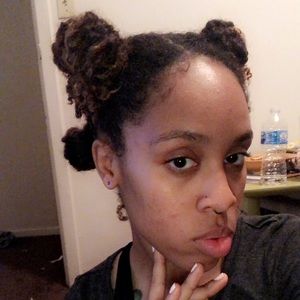 Meet your Posher, Mia